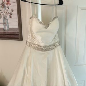 Beautiful Ivory Wedding Dress Size 16
